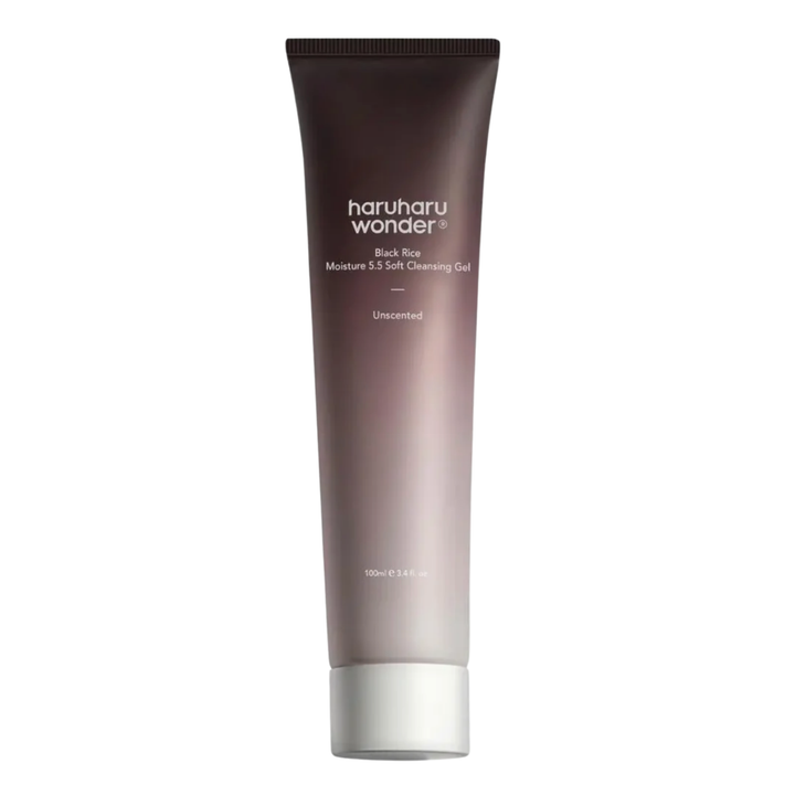 Haruharu Wonder cleansing gel tube on a white background