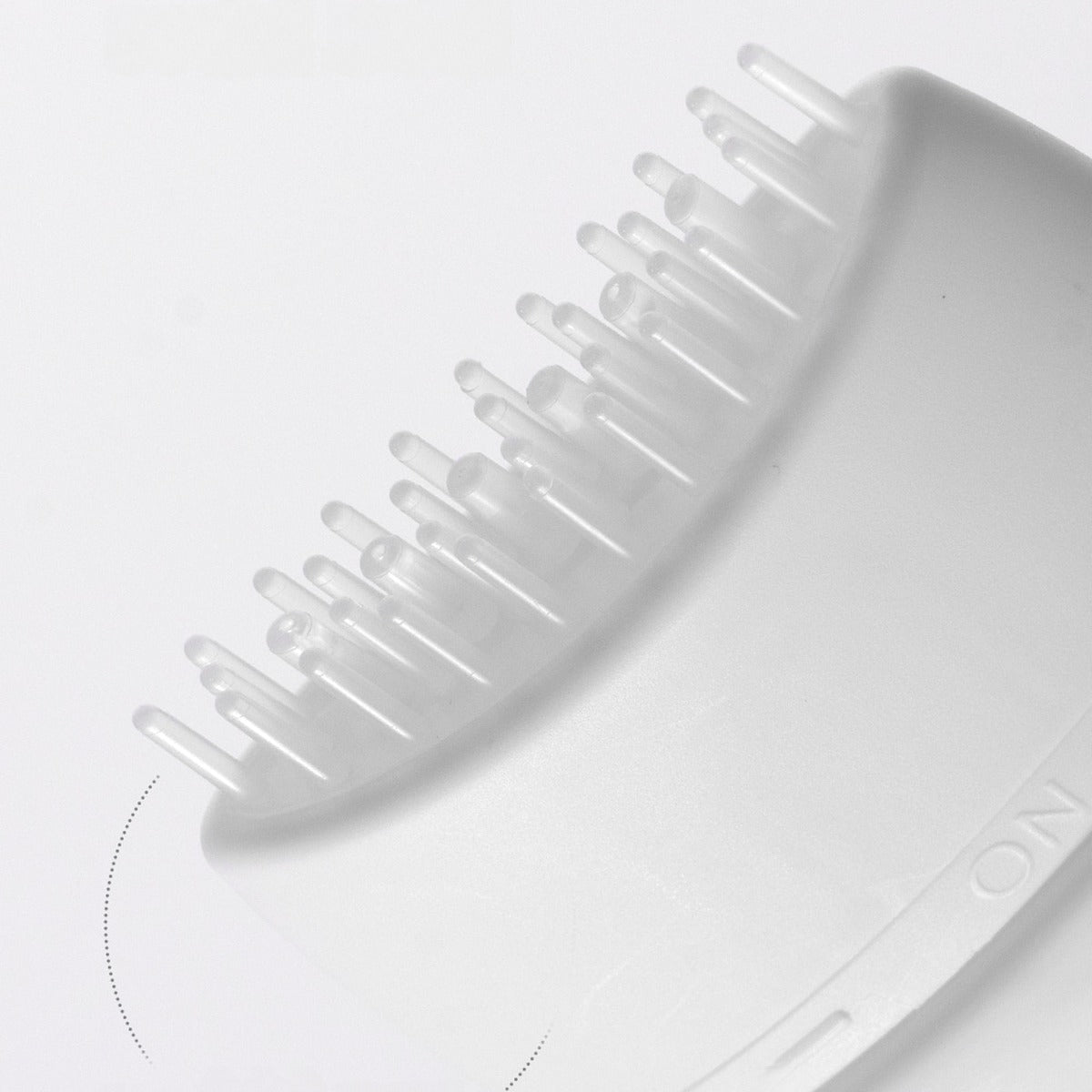 GROW:TURN 38-tip brush head close-up