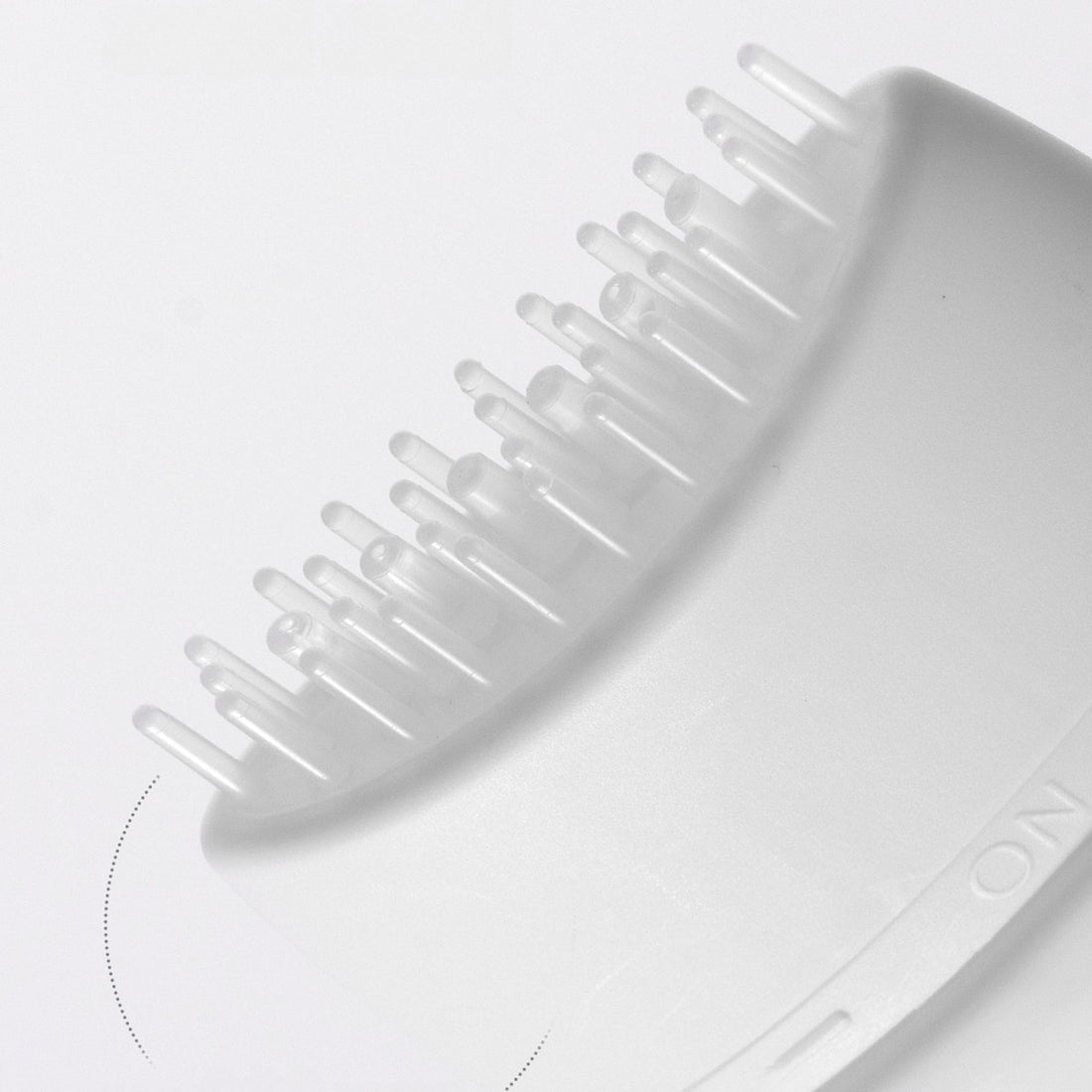 GROW:TURN 38-tip brush head close-up