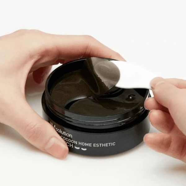 	JMsolution Black Cocoon Eye Patch – texture detail with serum